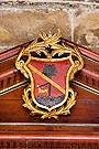 Escudo de la familia Martínez de Medina en el ático del retablo de San Caralampio (Santa Iglesia Catedral)