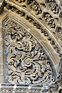 Decoración del dintel de la Puerta Principal de la Santa Iglesia Catedral