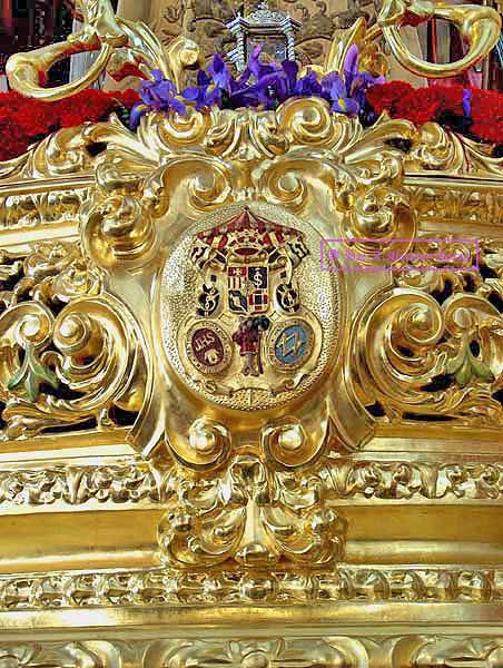 Medallón del frontal  de la canastilla del Paso de Misterio de Nuestro Padre Jesús del Consuelo en el Desprecio de Herodes