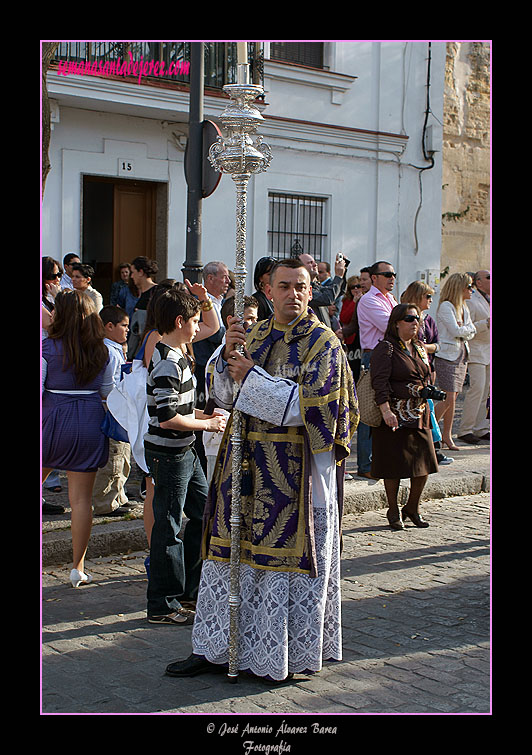 Acólito ceriferario del Paso de Misterio de Nuestro Padre Jesús del Consuelo en el Desprecio de Herodes