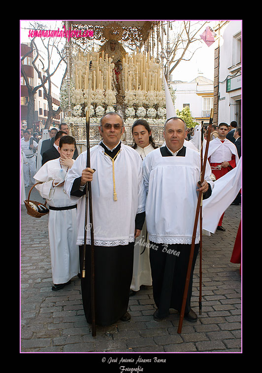 Cuerpo de enciendevelas del Paso de Palio de la Hermandad del Transporte