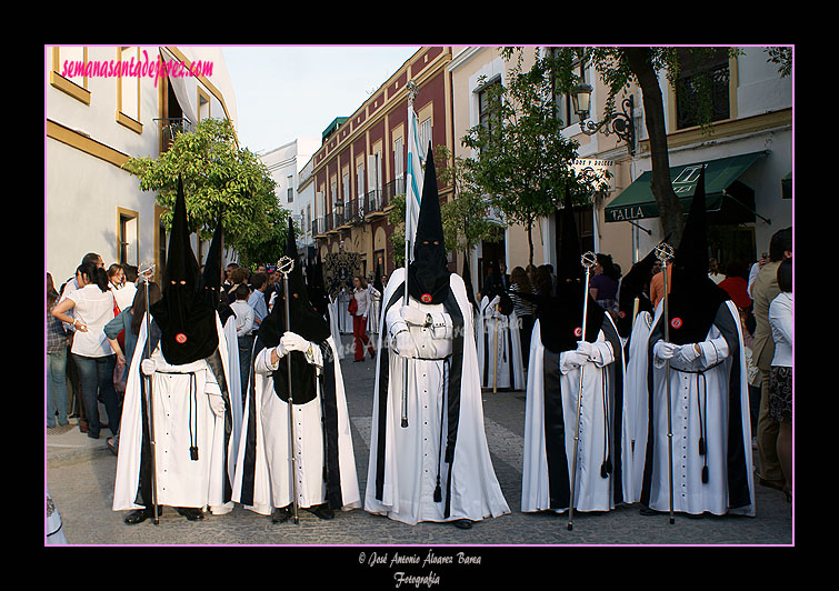 Presidencia de la Bandera de la Virgen de la Hermandad de la Coronación de Espinas