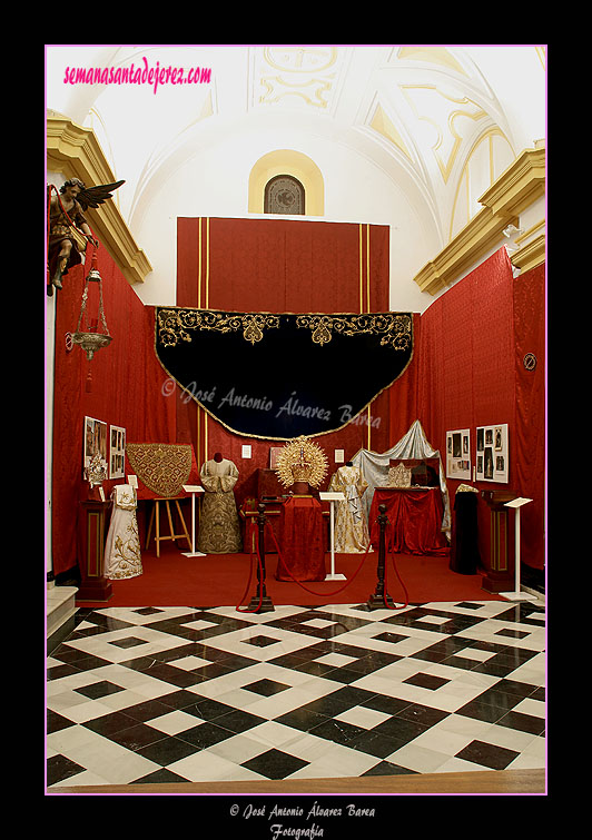 Exposición histórico-fotográfica de María Santísima de la Paz en su Mayor Aflicción (8 al 13 de noviembre de 2010)