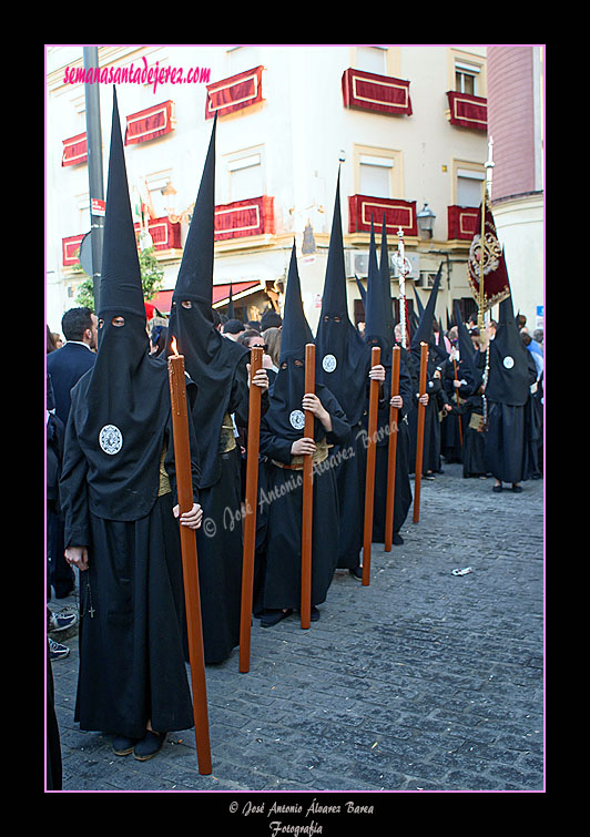 Nazarenos de la Hermandad de las Angustias