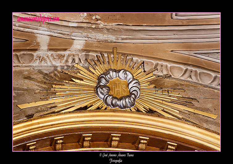 Remate del ático del Retablo de Santa María de la Paz (Iglesia de San Marcos)