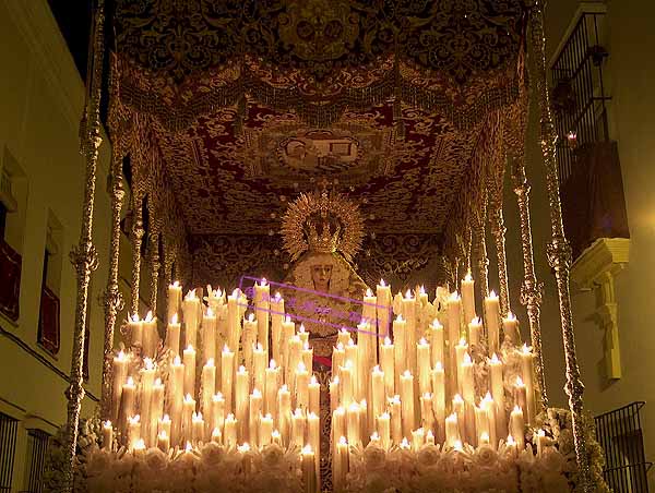 Paso de María Santísima de la Candelaria