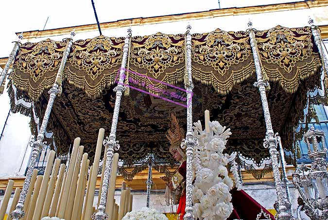 Caidas laterales del palio del Paso de María Santísima de la Candelaria