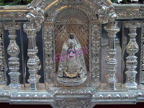 La Virgen de la Merced, Patrona de la Ciudad, en el respiradero lateral derecho del Paso de Palio de María Santísima de la Candelaria