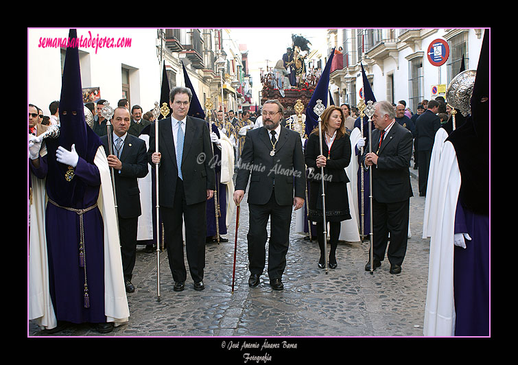 Representación del Cabildo Insular canario en la Presidencia del Paso de Misterio de la Hermandad de la Candelaria