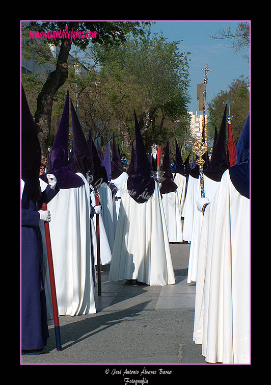 Nazarenos de la Hermandad de la Candelaria