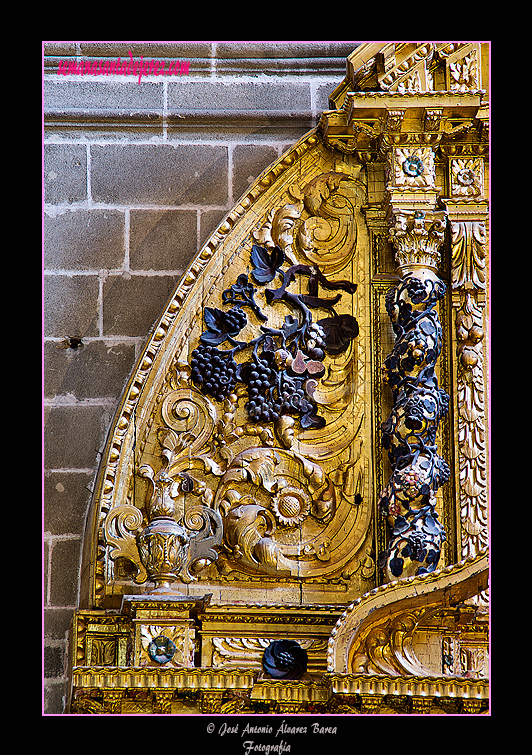 Detalle del ático del Retablo de la Inmaculada del Voto, hoy de San Juan Grande (Santa Iglesia Catedral)