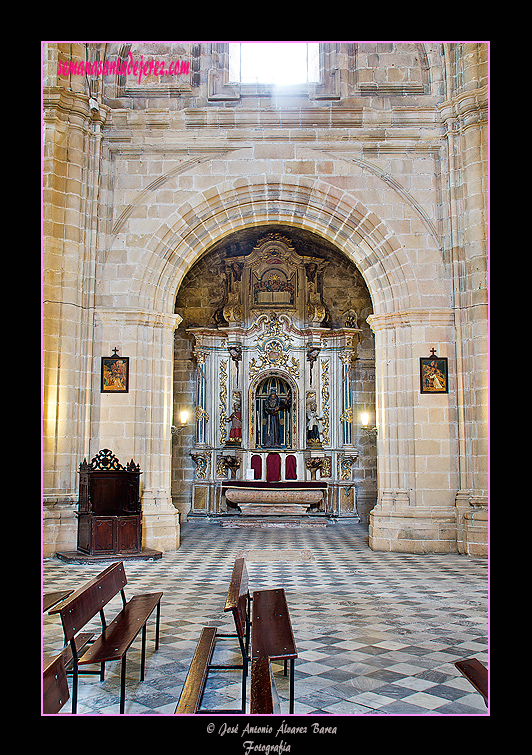 Vista del Retablo de San Juan Nepomuceno desde el tramo del Retablo de la Flagelación (Santa Iglesia Catedral)