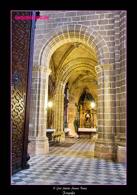 Tramos de los retablos de Ánimas, del Nazareno Caído y de San José (Santa Iglesia Catedral)