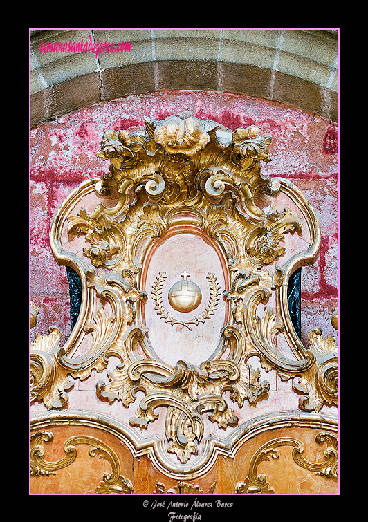 Detalle del ático del Retablo de Santa Teresa de Jesús, actualmente del Beato Juan Pablo II (Santa Iglesia Catedral)