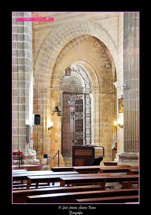 Reja de entrada a la Capilla del Sagrario (Santa Iglesia Catedral)