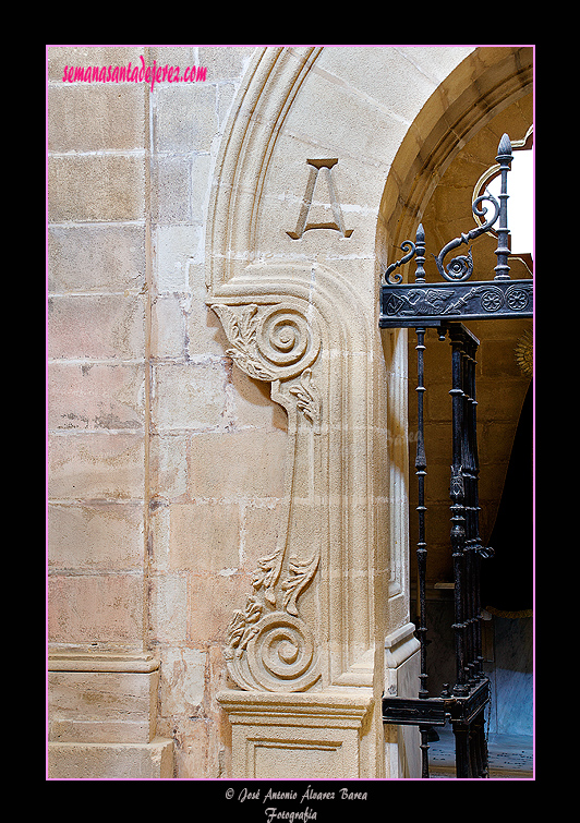 Detalle de la entrada al Panteón (Capilla del Sagrario - Santa Iglesia Catedral)