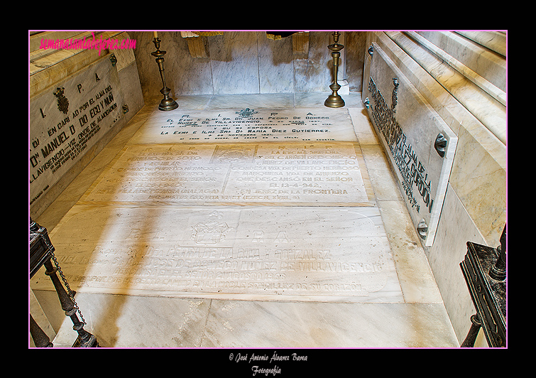 Panteón (Capilla del Sagrario - Santa Iglesia Catedral)