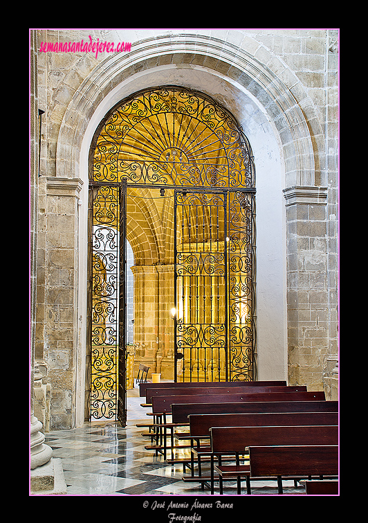 Reja de entrada a la Capilla del Sagrario (Santa Iglesia Catedral)