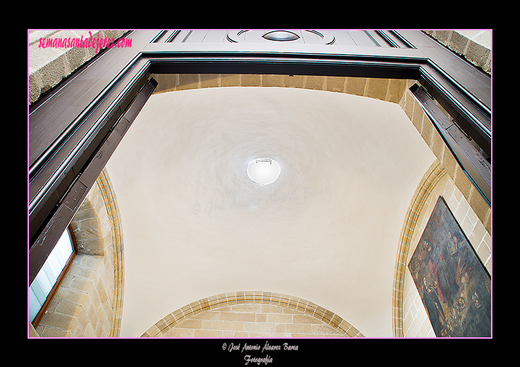 Uno de los nervios donde descansa la bóveda de la Sacristía Menor (Santa Iglesia Catedral)