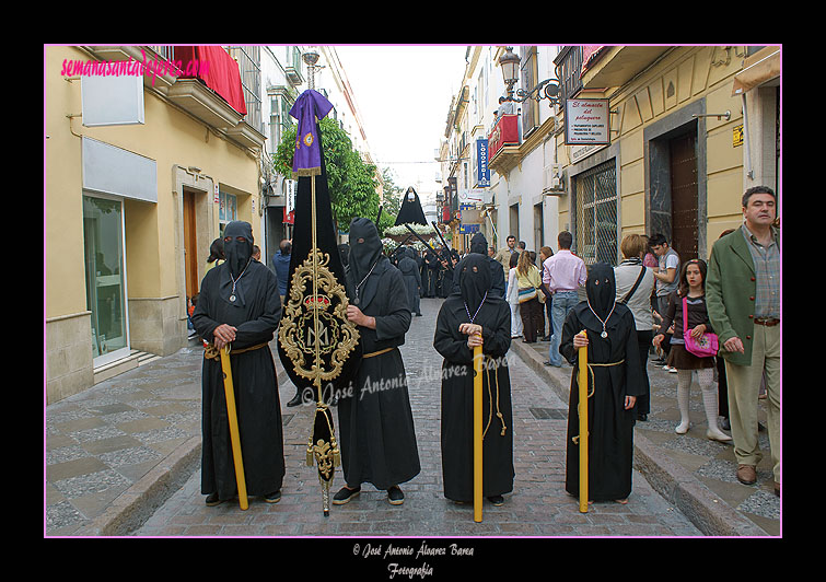 Presidencia del Estandarte de la Hermandad de Nuestra Señora de Amor y Sacrificio