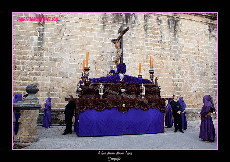 Paso del Santisimo Cristo de la Defensión