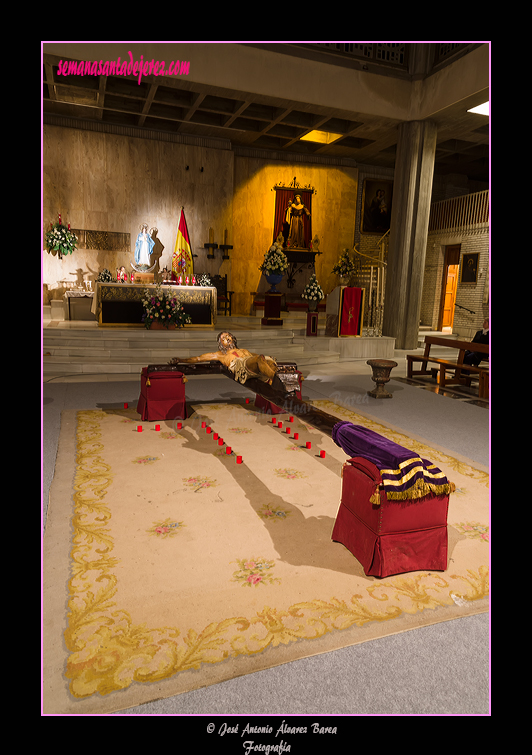 Oración de Adoración de la Santa Cruz en torno a la imagen del Santisimo Cristo de la Defensión (Convento de Capuchinos) (25 de enero de 2013)