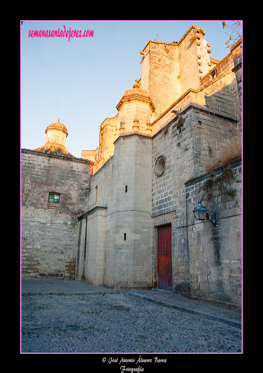 Muro del lado del Evangelio de la Iglesia Parroquial de San Mateo