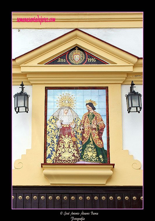 Retablo cerámico de María Santísima del Desconsuelo (Casa Hermandad)