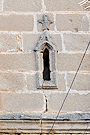 Segunda ventana de la torre de las escaleras a las cubiertas de la cabecera de la Iglesia Parroquial de San Mateo