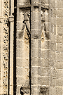 Nervios de aguja gótica de la portada principal de la Iglesia Parroquial de San Mateo