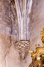 Una de las mensulas con cardinas sobre la que descansa la bóveda estrellada de la Capilla de los Riquelme (Iglesia de San Mateo)