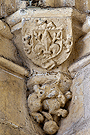 Escudo en la bóveda gótica de crucería de la Sacristía (Iglesia de San Juan de los Caballeros)