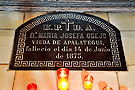 Lápida funeraria delante de la mesa del Altar de San Dimas, anteriormente Altar de Ánimas (Iglesia de San Juan de los Caballeros)
