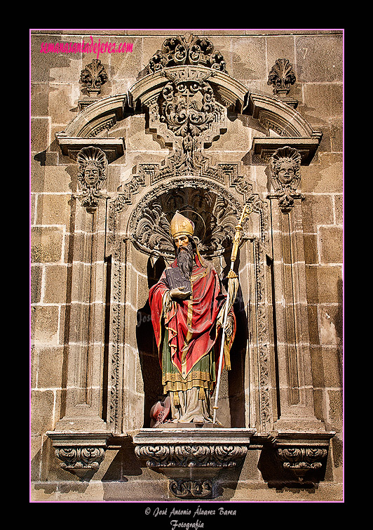 Hornacina a la entrada de la entrada de la Capilla del Sagrario (Iglesia de San Miguel)