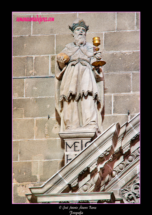 El sacerdote Melquisedec (Portada interior de la Capilla del Sagrario - Iglesia de San Miguel)