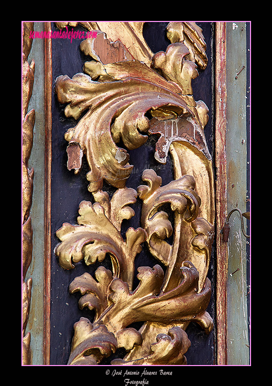 Decoración con hojas de cardo (Retablo de Ánimas - Iglesia de San Miguel)