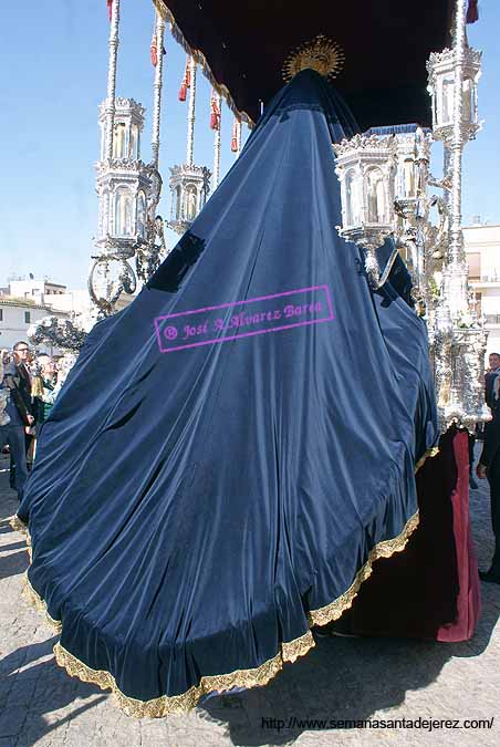 Manto de salida de María Santísima del Perpetuo Socorro