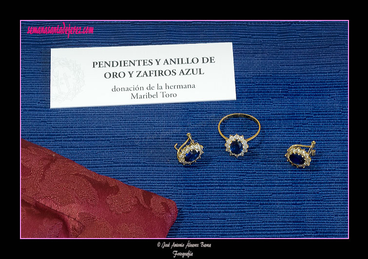 Pendientes y anillo de oro y zafiros azul, donación de la hermana Maribel Toro