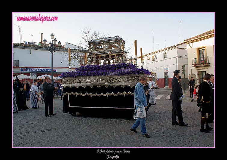 Paso de la Urna del Santo Entierro de Nuestro Señor