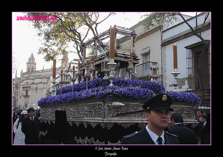 Paso de la Urna del Santo Entierro de Nuestro Señor