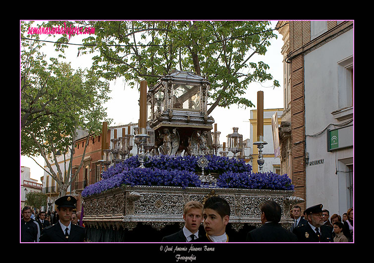 Paso de la Urna del Santo Entierro de Nuestro Señor