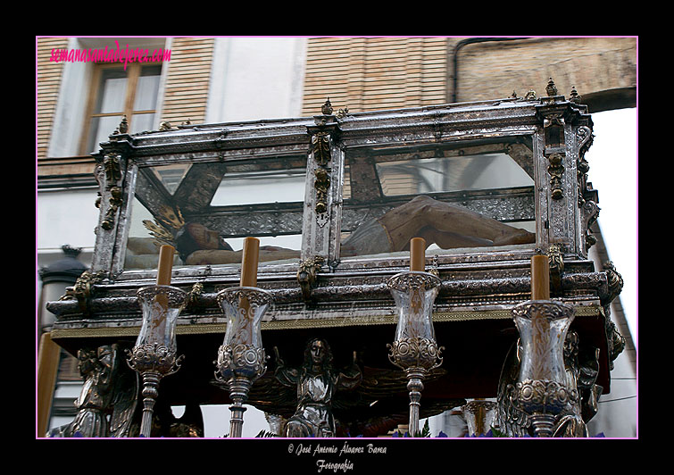 Paso de la Urna del Santo Entierro de Nuestro Señor