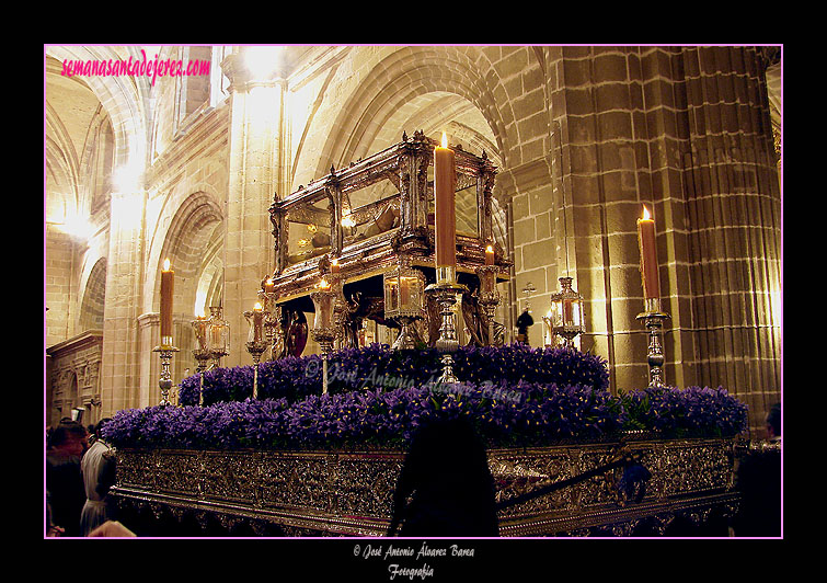 Paso de la Urna del Santo Entierro de Nuestro Señor