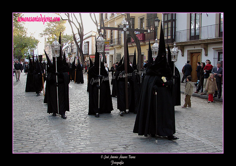 Diputado y Cruz de Guía de la Hermandad del Santo Entierro