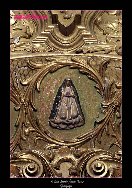 Medallón representado una Estación del Via-Crucis (Retablo Mayor de la Real Capilla del Calvario)