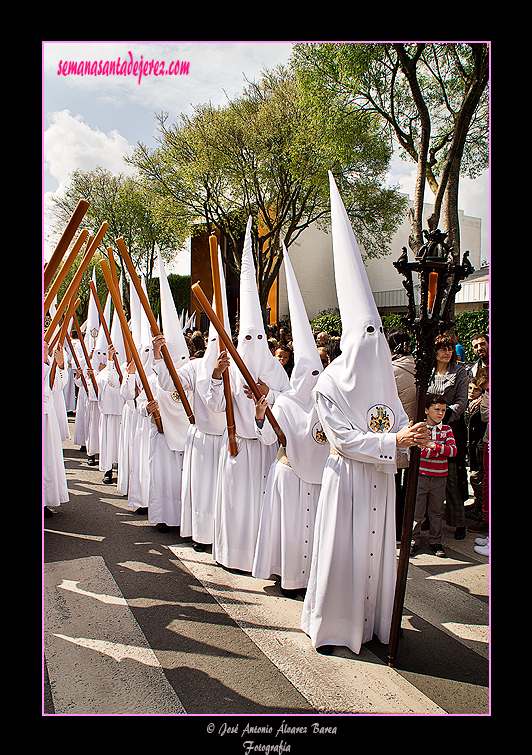 Nazarenos de la Hermandad de la Clemencia