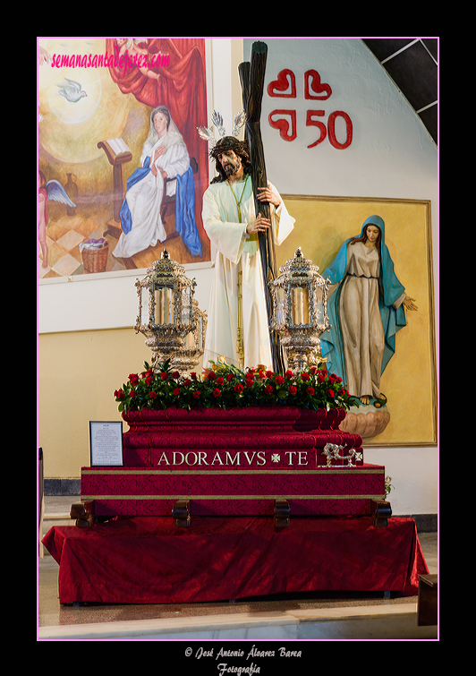 Nuestro Padre Jesús de la Salud en la parihuela de la Hdad.de las Tres Caídas preparado para su traslado a la Santa Iglesia Catedral con motivo de la erección canónica como Hermandad de Penitencia (11 de enero de 2013)