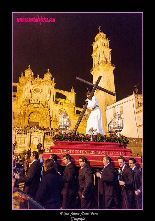 Traslado de Nuestro Padre Jesús de la Salud a la Santa Iglesia Catedral con motivo de la erección canónica como Hermandad de Penitencia (11 de enero de 2013)