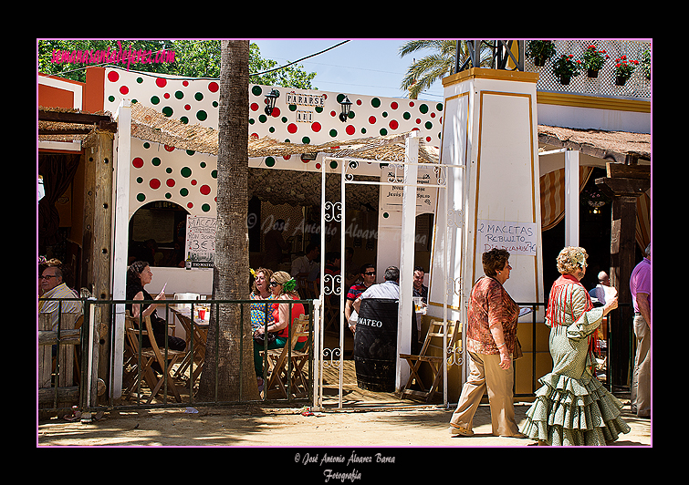 Caseta "Pararse Ahí" de la Agrupación Parroquial de Nuestro Padre Jesús de la Salud. Feria del Caballo 2012