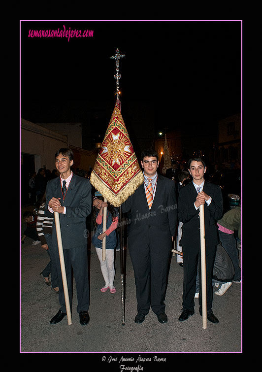 Presidencia del Banderín del Grupo Joven de la Agrupación Parroquial de Nuestro Padre Jesús de la Salud